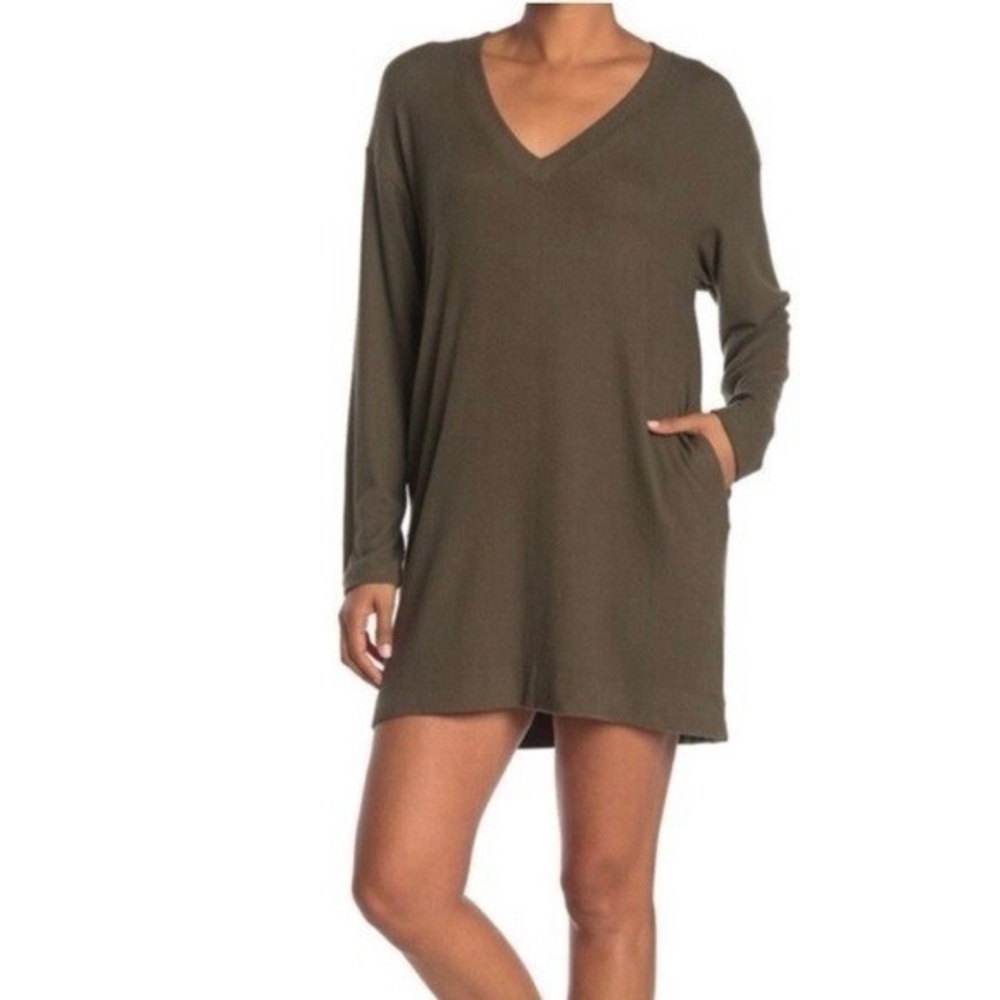 NWT Socialite Olive Green V-Neck Long Sleeve Tunic PM7